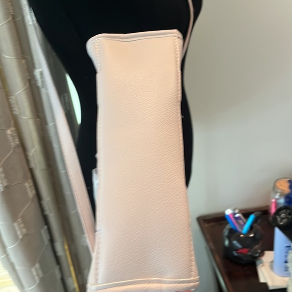 COPY - Light pink toThis is absolutely still for sale, even though it says sold. - Picture 5 of 16